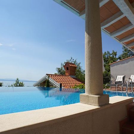 Apartments Villa Krasa ロヴラン エクステリア 写真