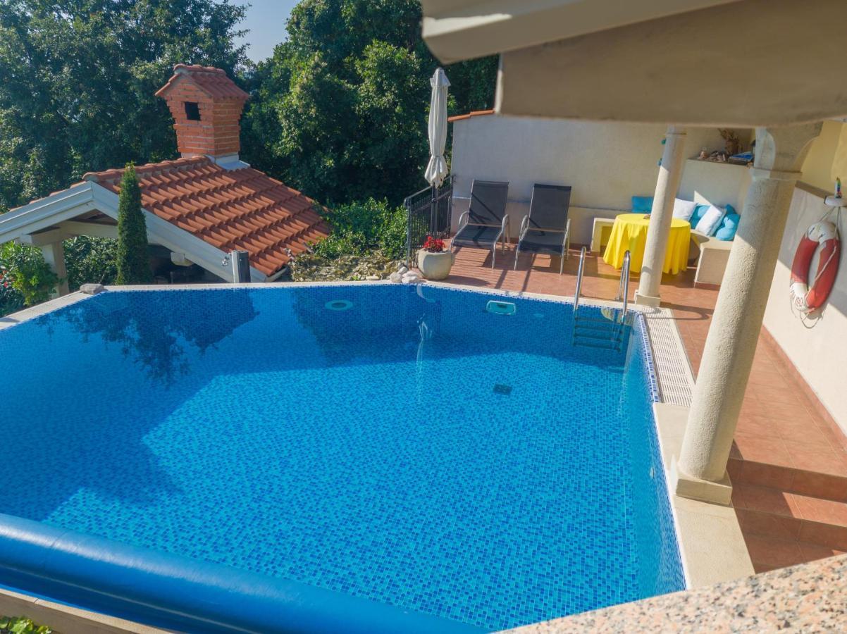 Apartments Villa Krasa ロヴラン エクステリア 写真