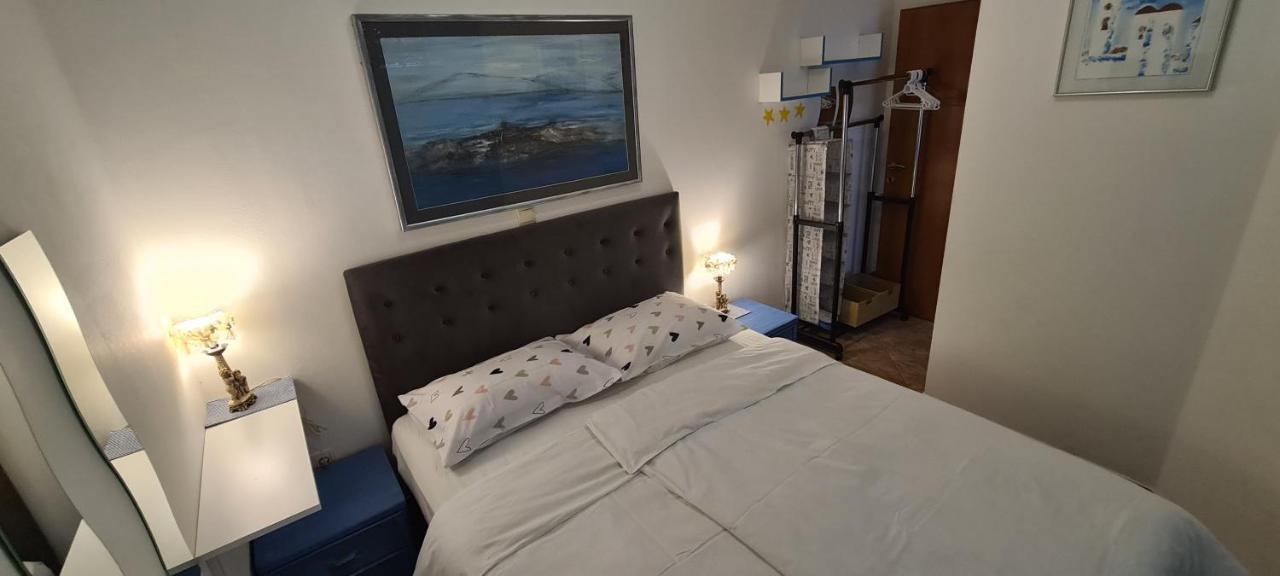 Apartments Villa Krasa ロヴラン エクステリア 写真