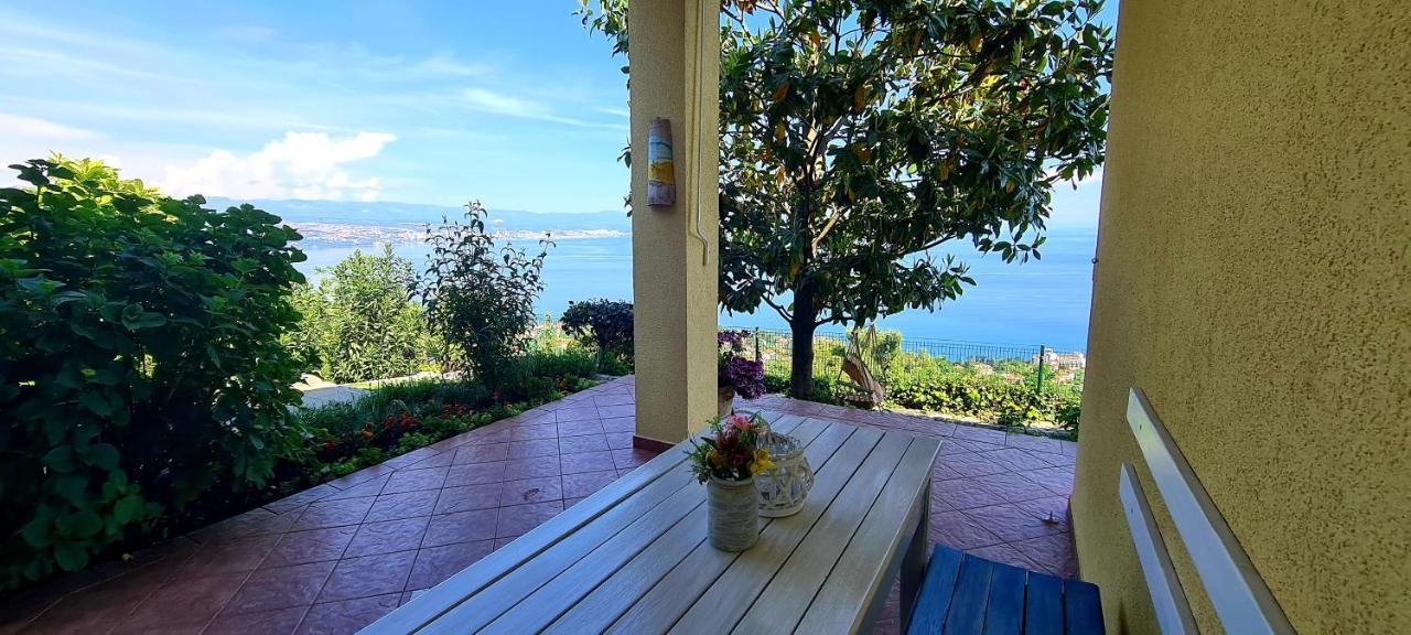 Apartments Villa Krasa ロヴラン エクステリア 写真