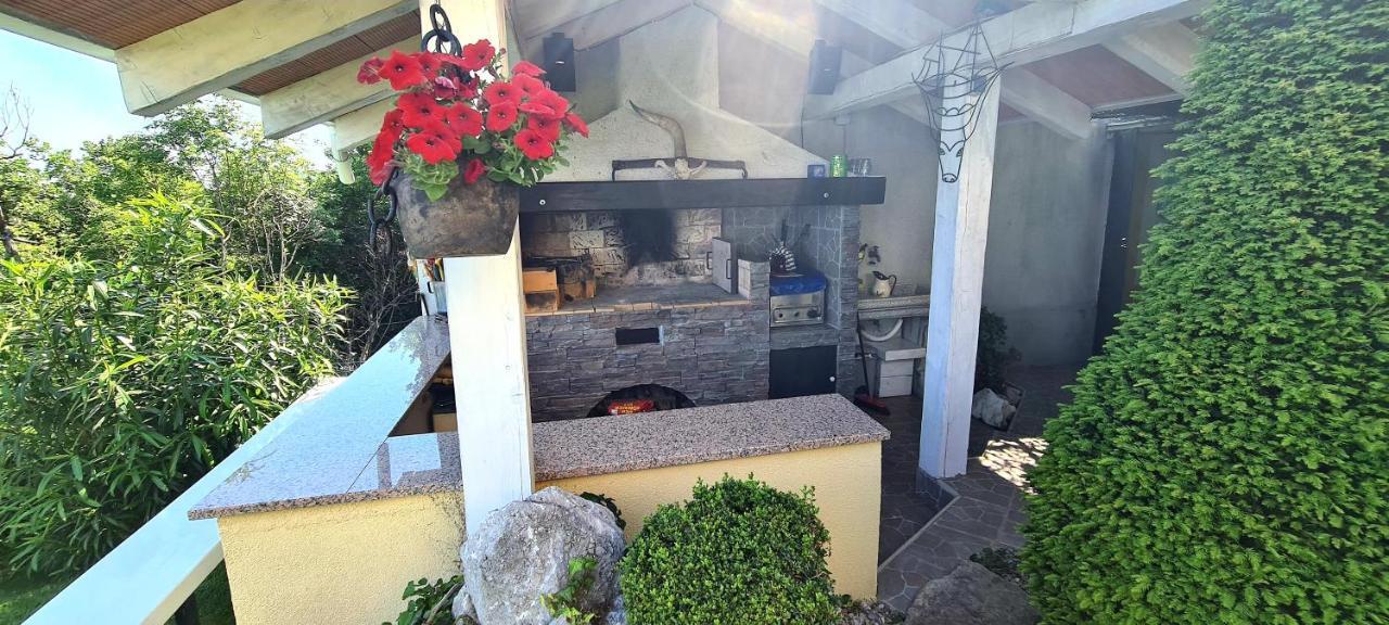 Apartments Villa Krasa ロヴラン エクステリア 写真
