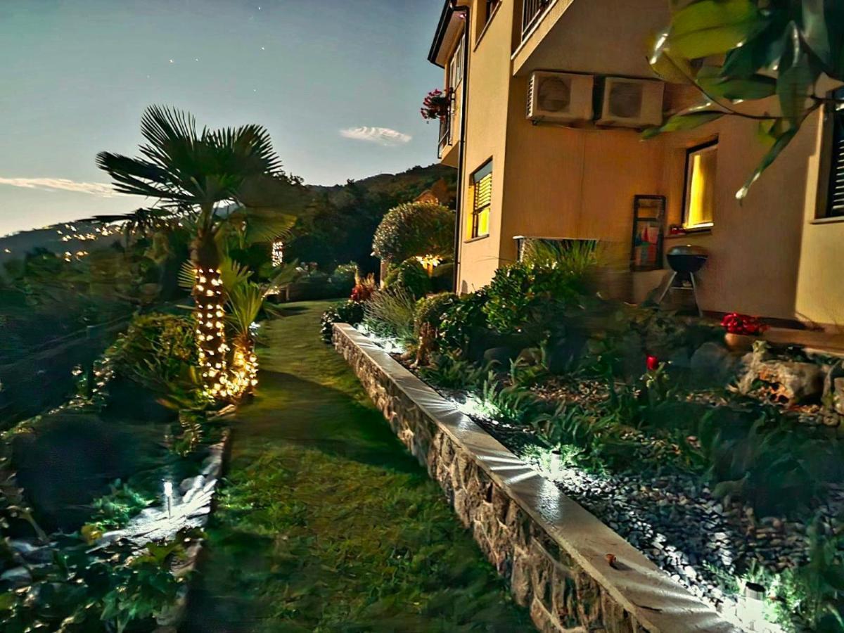 Apartments Villa Krasa ロヴラン エクステリア 写真
