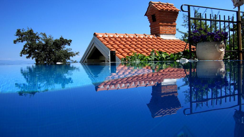 Apartments Villa Krasa ロヴラン エクステリア 写真