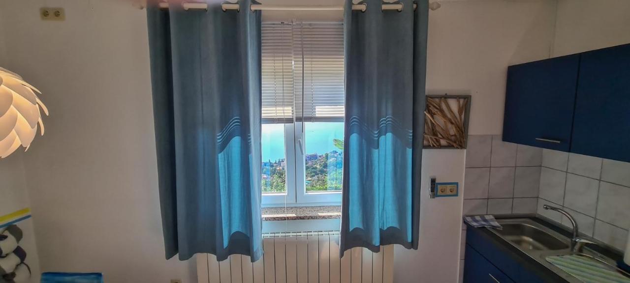 Apartments Villa Krasa ロヴラン エクステリア 写真