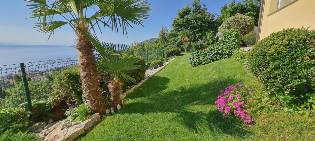 Apartments Villa Krasa ロヴラン エクステリア 写真