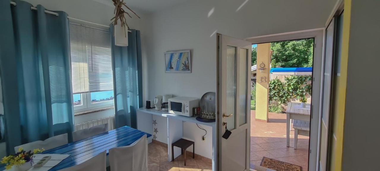 Apartments Villa Krasa ロヴラン エクステリア 写真