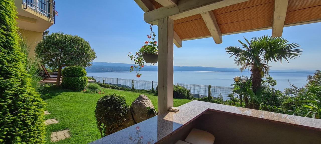 Apartments Villa Krasa ロヴラン エクステリア 写真